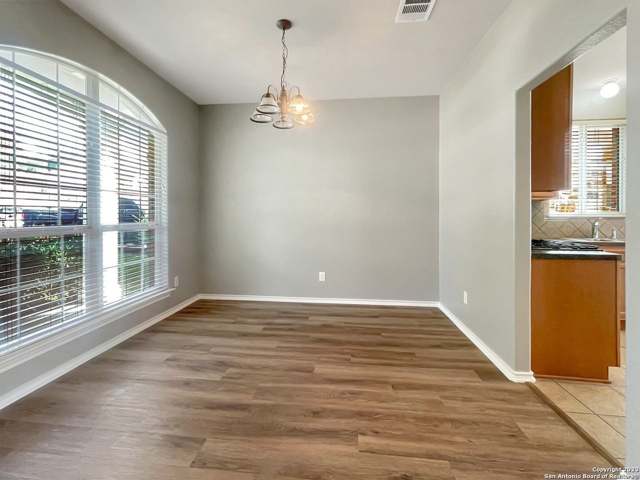 3638 Bennington Way - Photo 7 of 24
