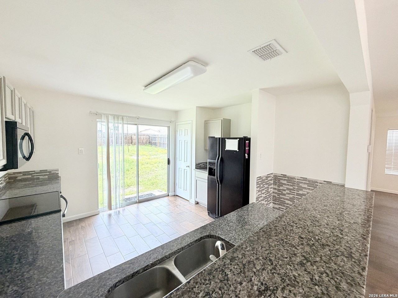 3507 Alamo Grns - Photo 5 of 30