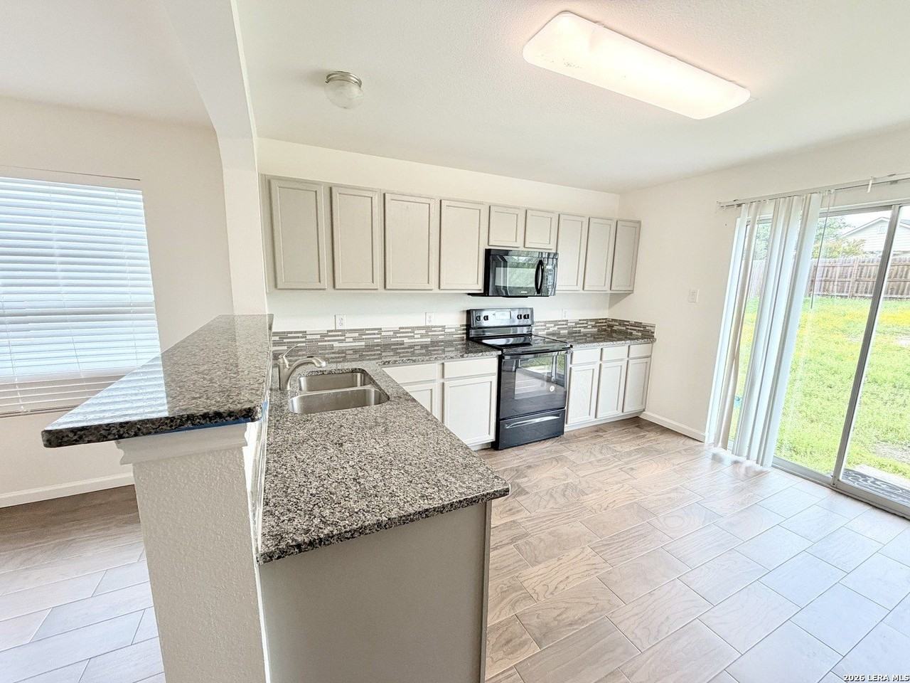 3507 Alamo Grns - Photo 6 of 30