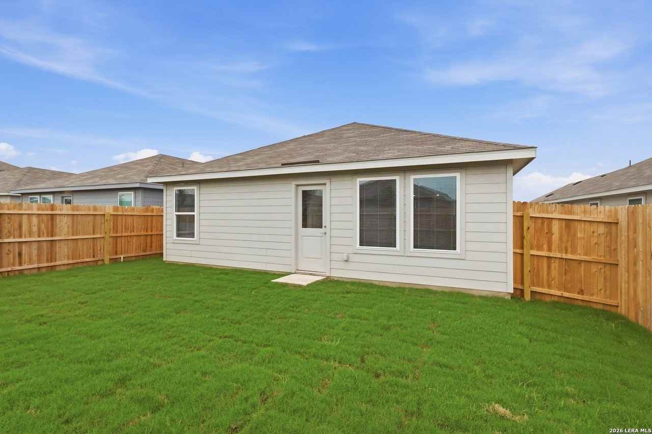 10823 Bernal Cv - Photo 4 of 24