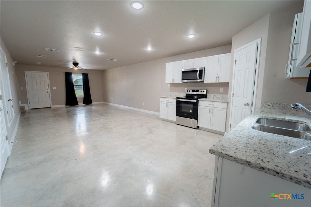 501 N 18th St #B - Photo 4 of 17