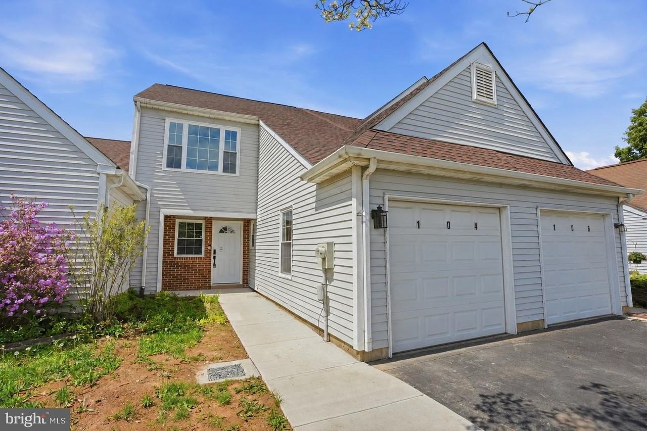 104 Wigton Cir - Photo 2 of 25