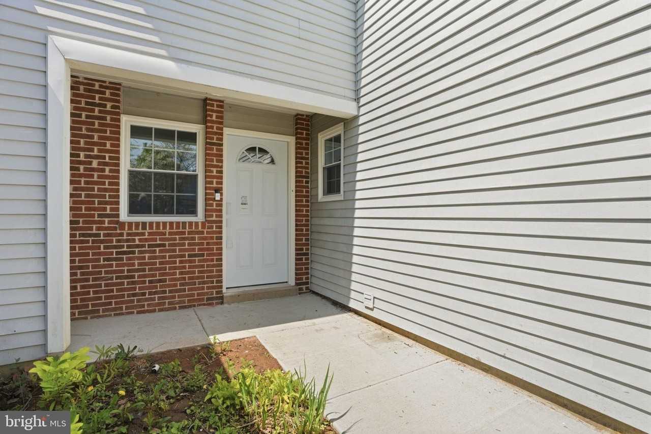 104 Wigton Cir - Photo 3 of 25