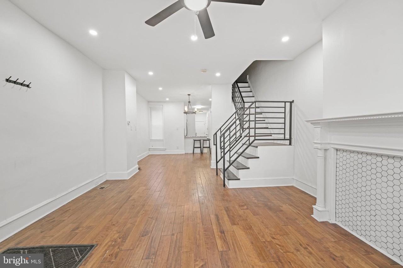 5527 Catharine St - Photo 4 of 20