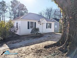 featured image of 2414 Albany St