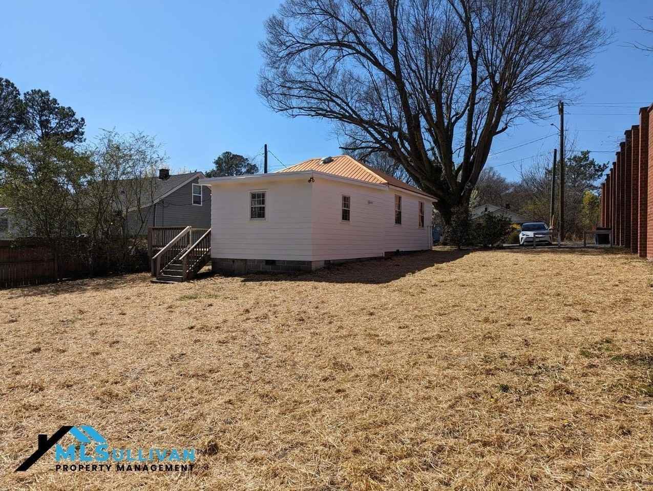 2414 Albany St - Photo 2 of 13