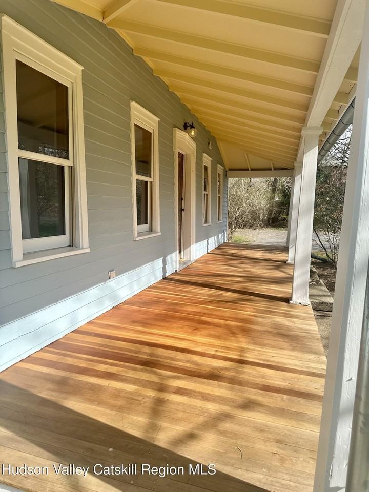 334 Fishcreek Rd - Photo 4 of 26