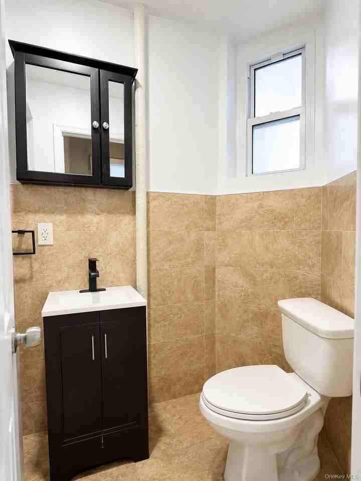 206 Hoyt St - Photo 2 of 7