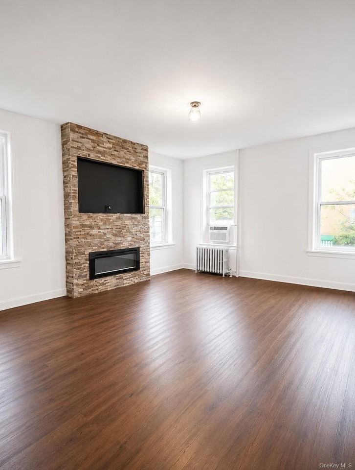 206 Hoyt St - Photo 4 of 7