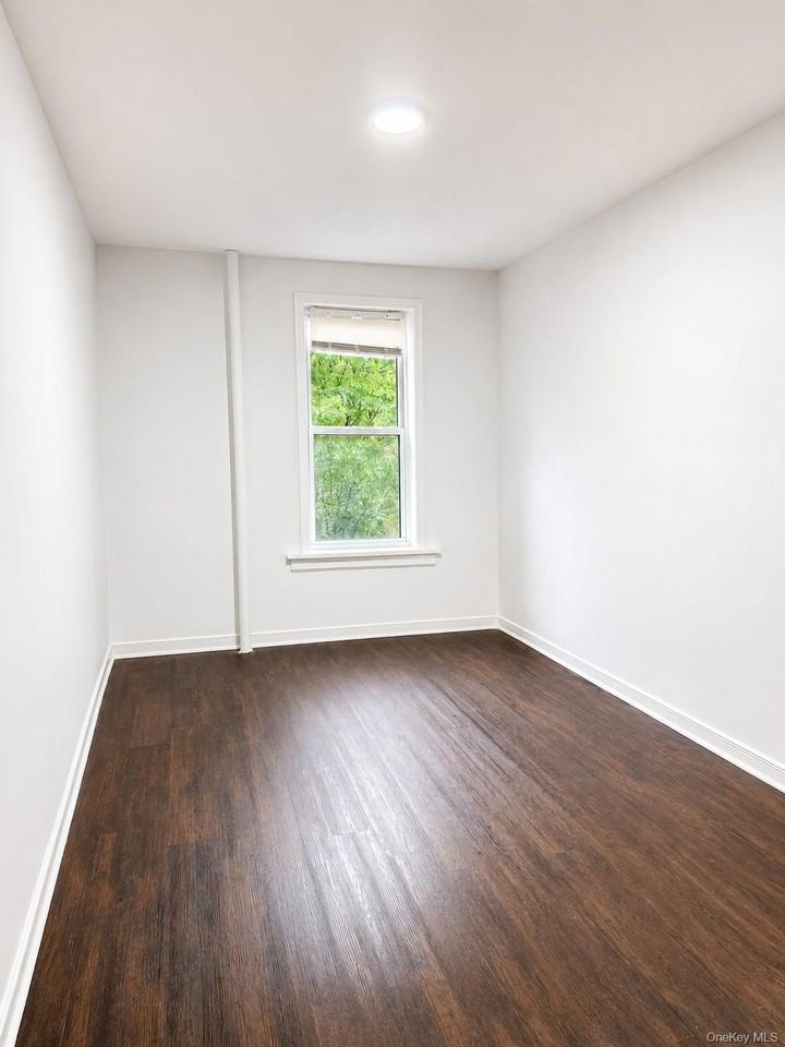 206 Hoyt St - Photo 7 of 7