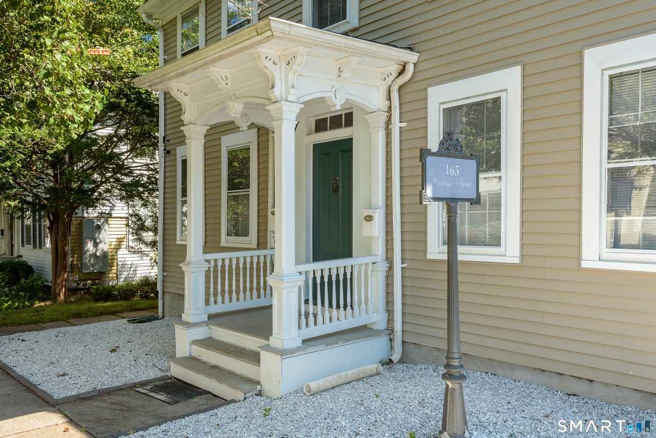 163 College St - Photo 3 of 18