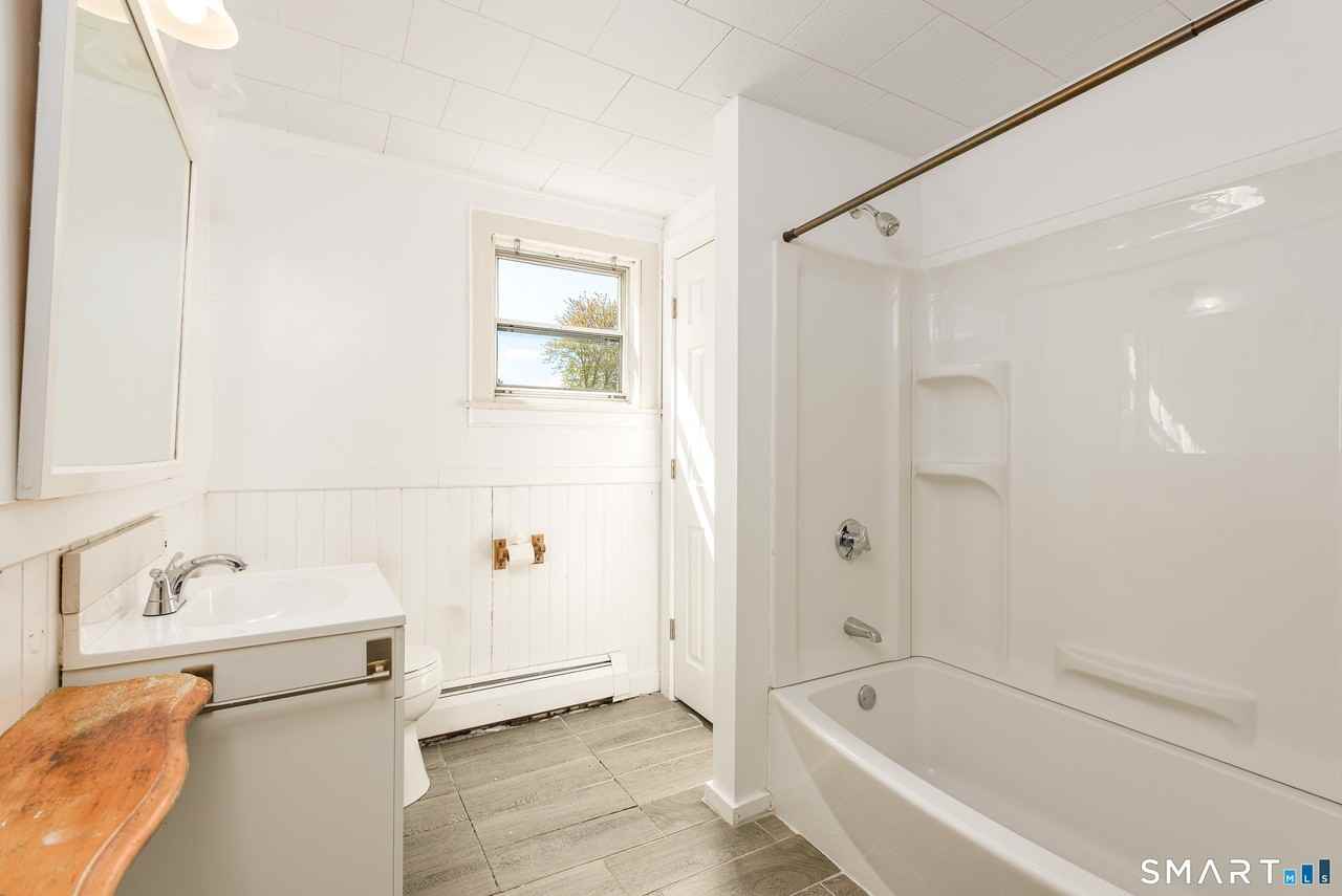 163 College St - Photo 7 of 18