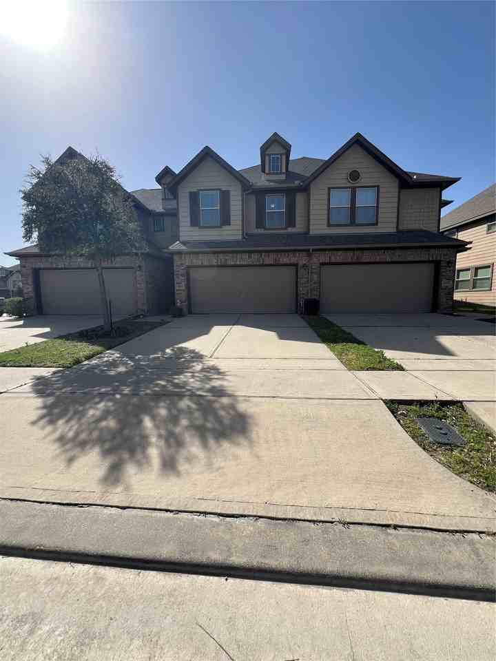 8315 Columbia Forest Dr - Photo 3 of 17
