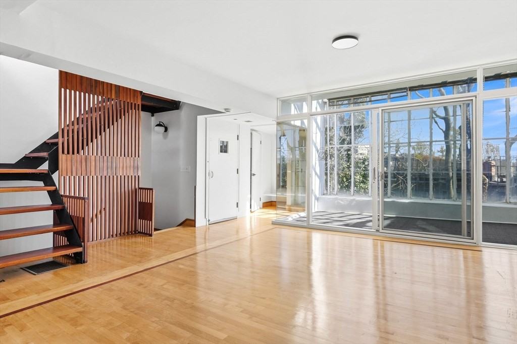 298 Columbus Ave