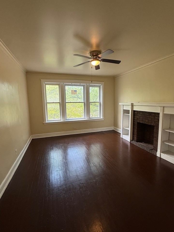 715 W 57th St - Photo 2 of 12