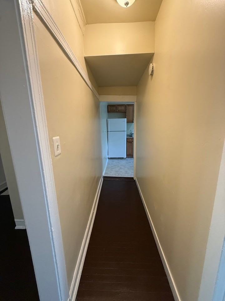 715 W 57th St - Photo 7 of 12