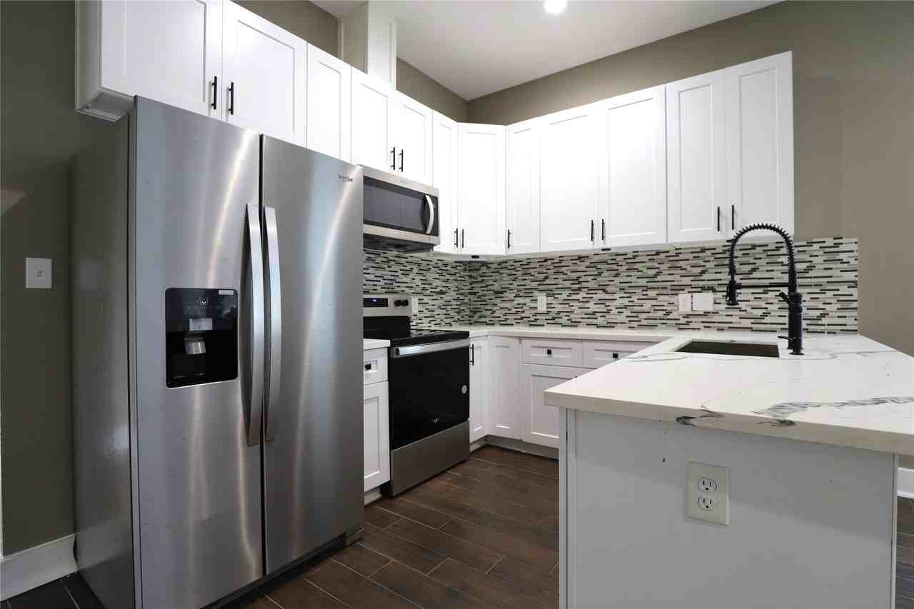 4422 Phlox St - Photo 7 of 34