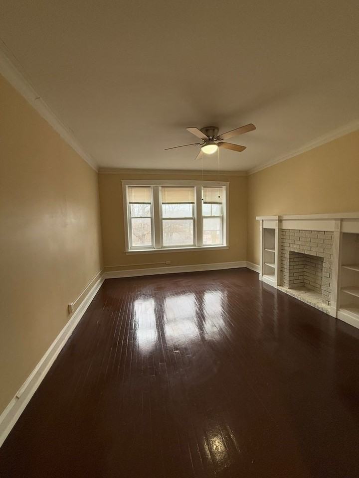 715 W 57th St ##2 - Photo 7 of 12