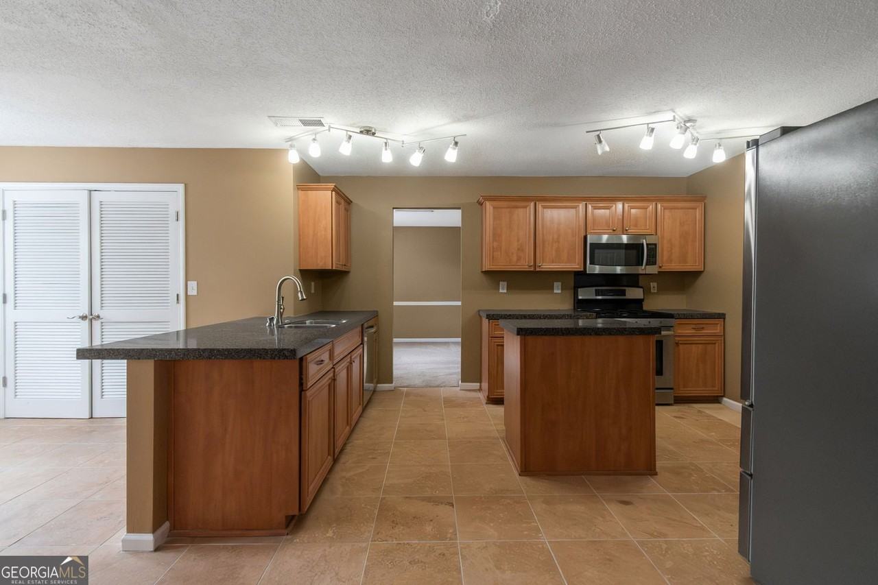 3117 Stonebridge Creek Dr - Photo 7 of 42