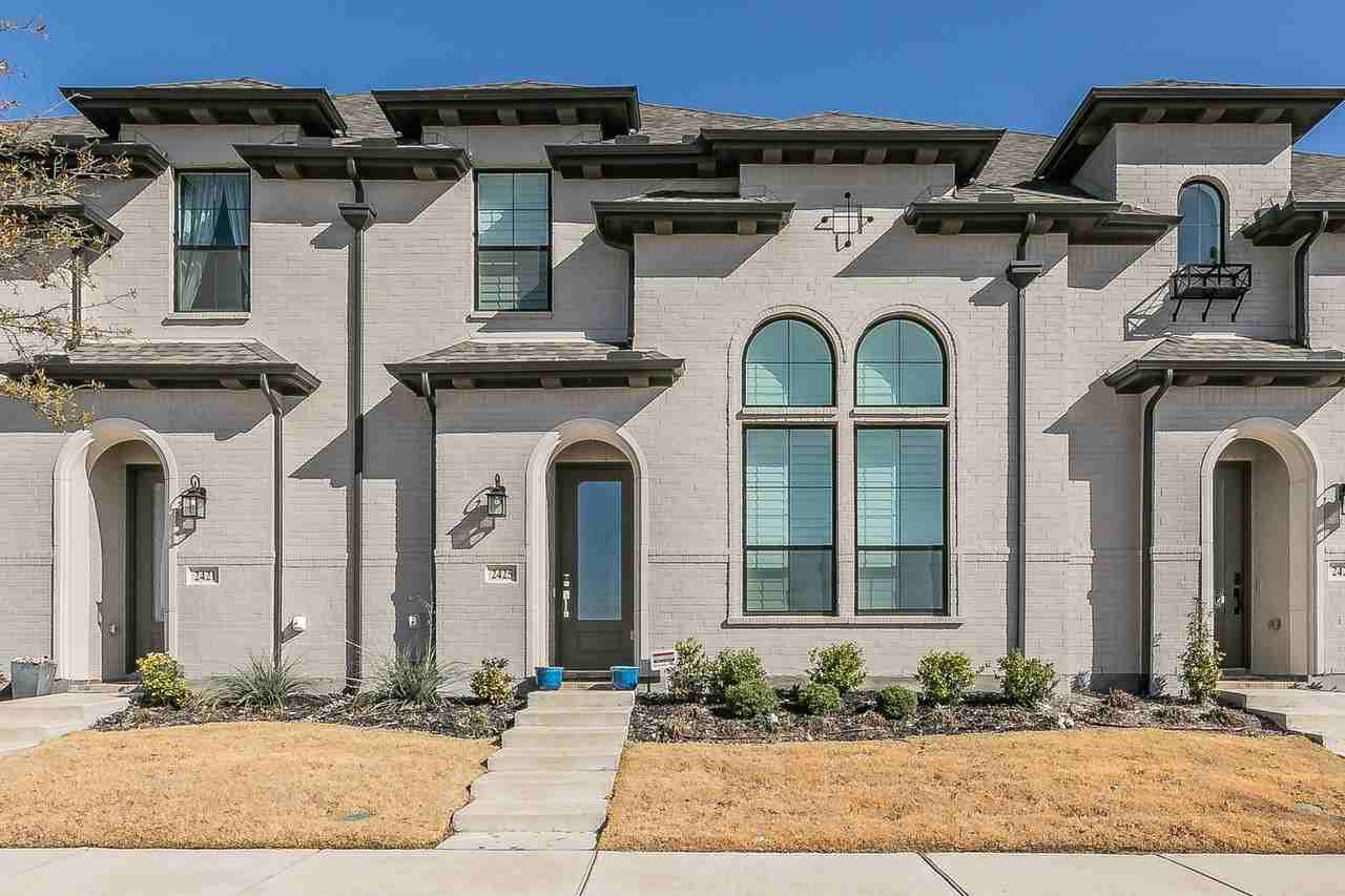 2425 Longspur Dr