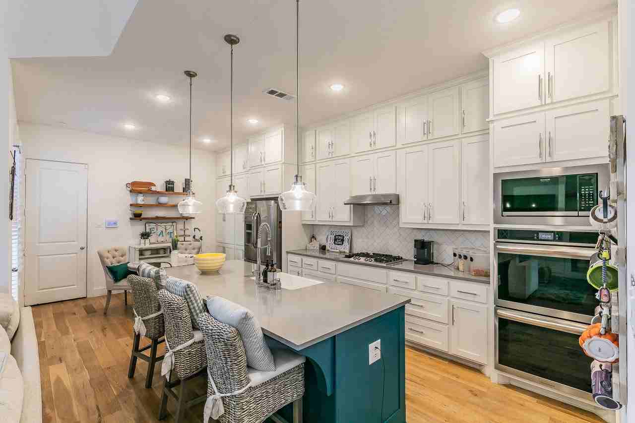2425 Longspur Dr - Photo 3 of 24