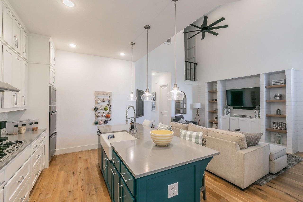 2425 Longspur Dr - Photo 4 of 24
