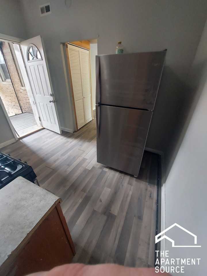 245 N Mason Ave #2 - Photo 3 of 12