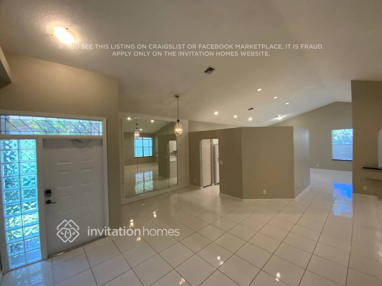 10213 Lexington Lakes Blvd N - Photo 2 of 18