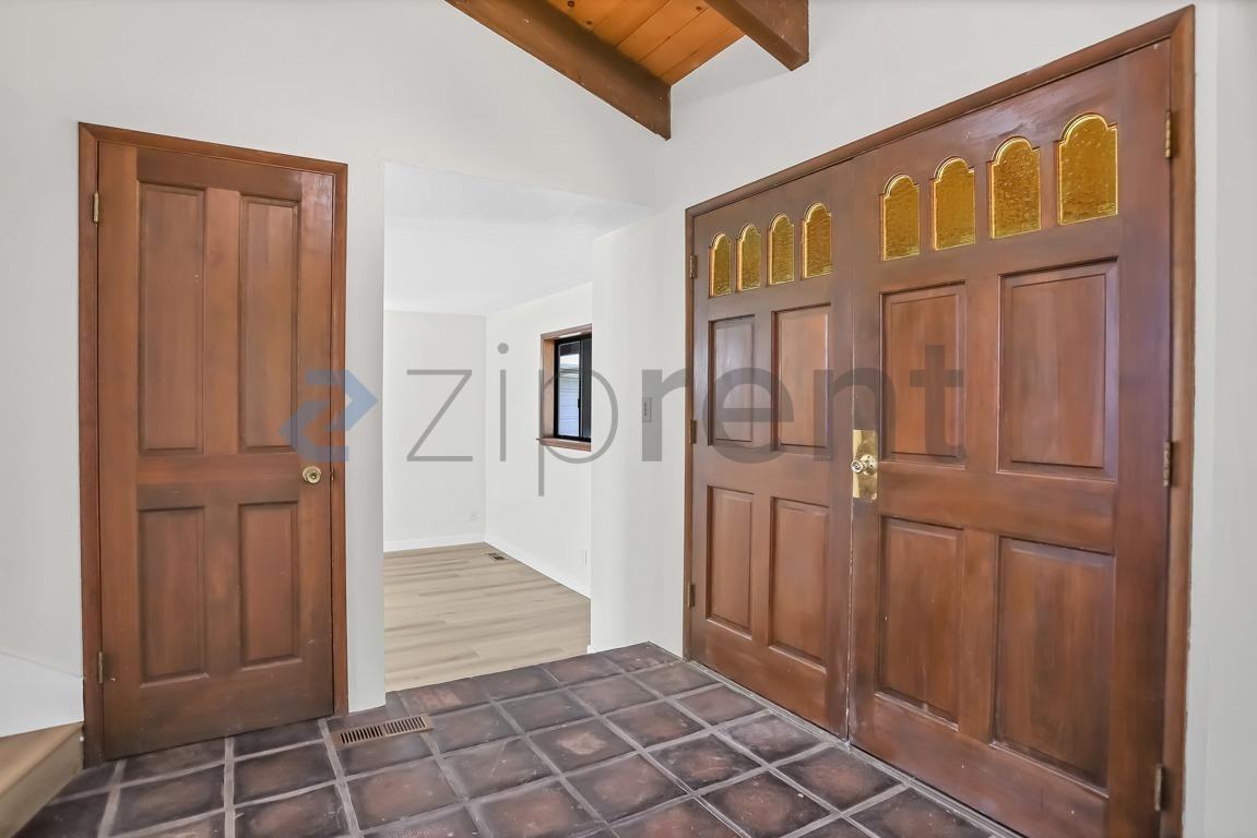 1196 Robinson Ct - Photo 6 of 45