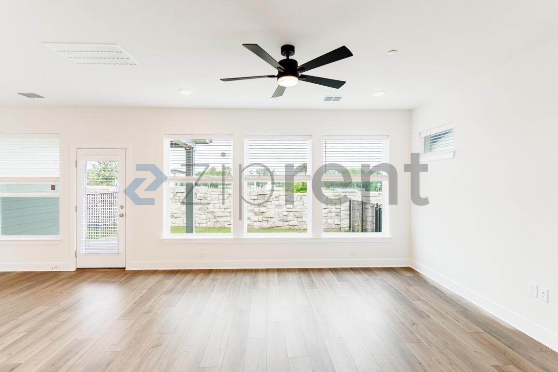 1030 Brickell Loop #B - Photo 5 of 27