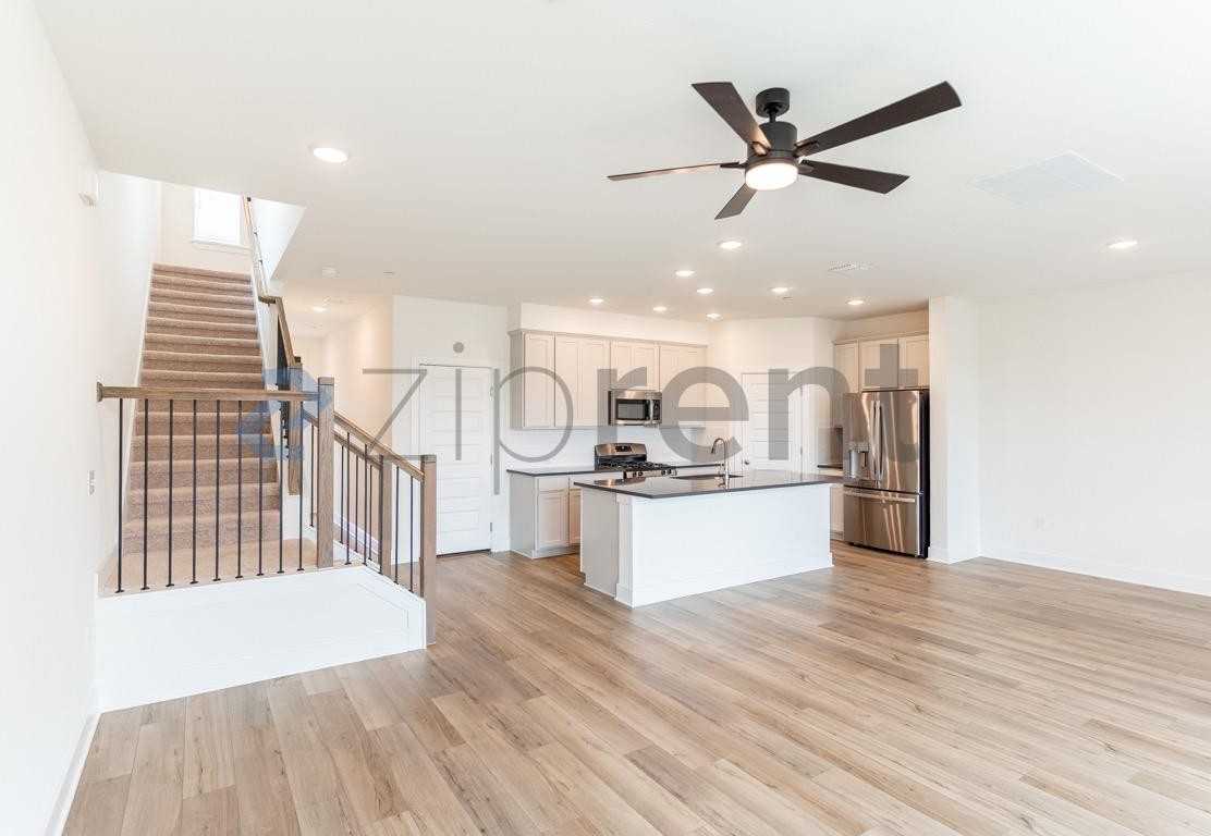 1030 Brickell Loop #B - Photo 7 of 27