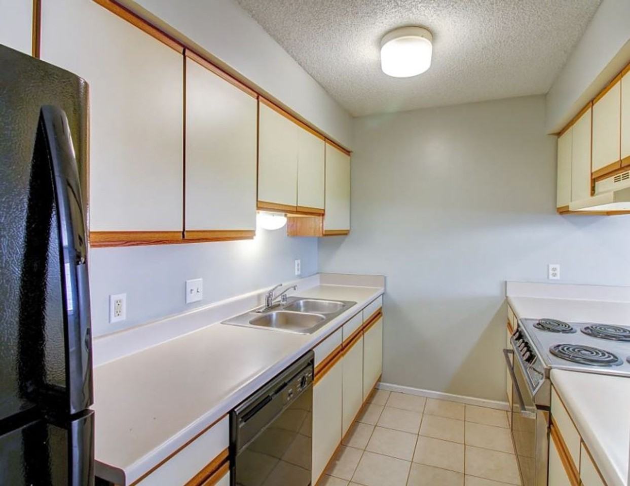 Autumn Place Apartments - Photo 3 of 25