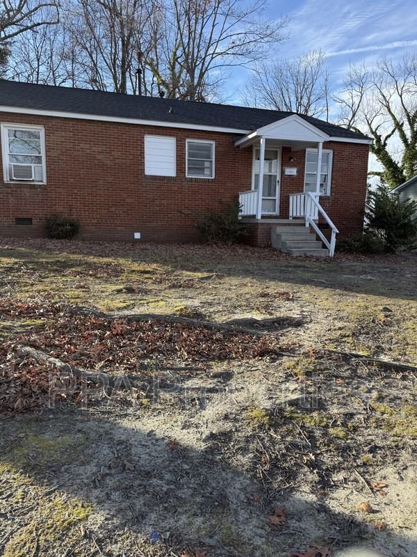 221 Willow Ave - Photo 4 of 21
