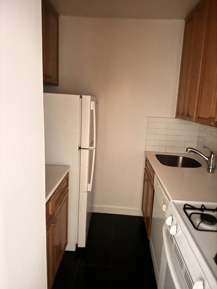 83-33 118th Street #3F - Photo 2 of 13