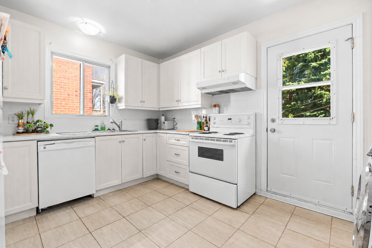 4603 Avenue Earnscliffe - Photo 4 of 10