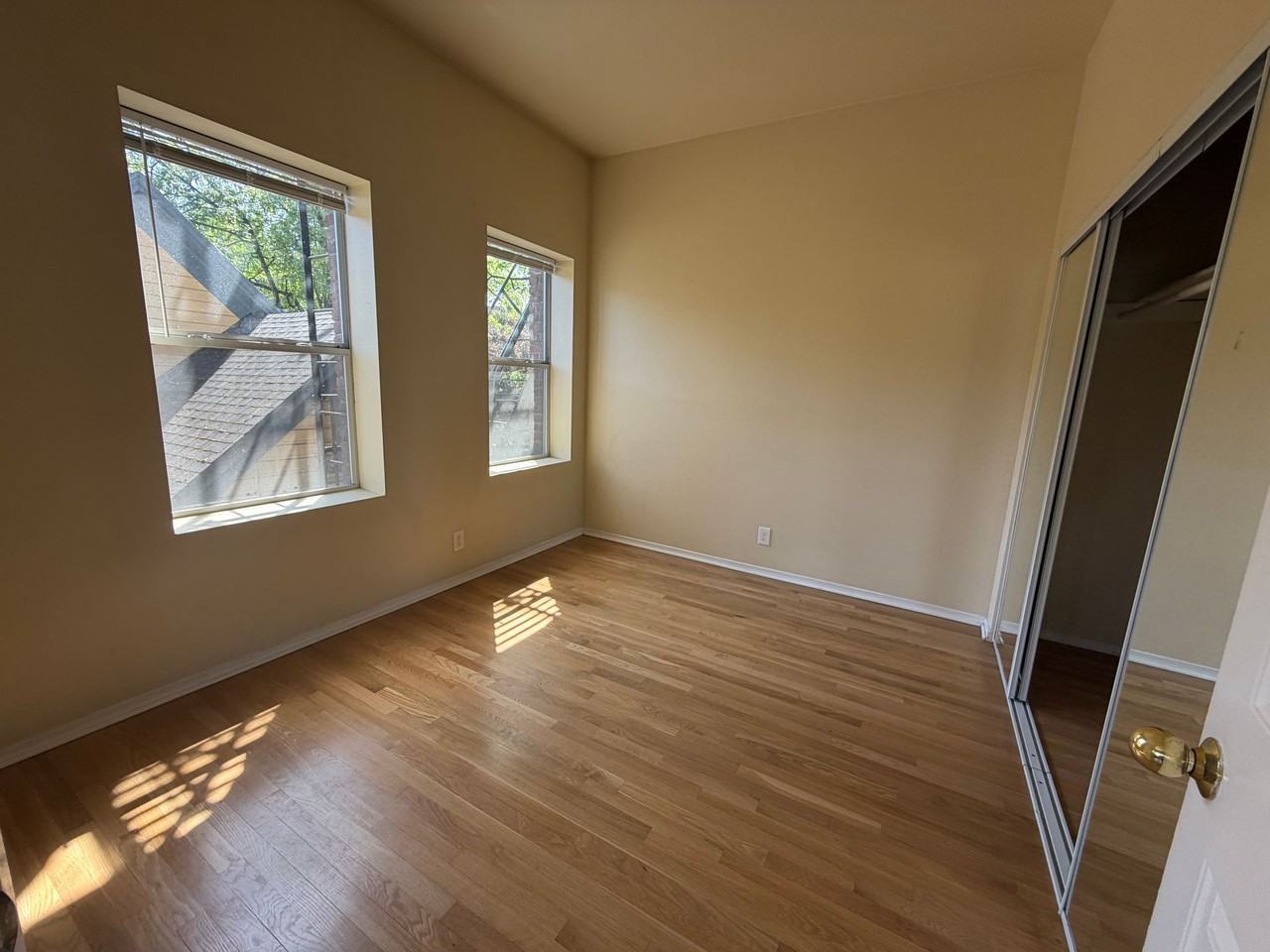 Everett Street Apartments - Photo 2 of 21