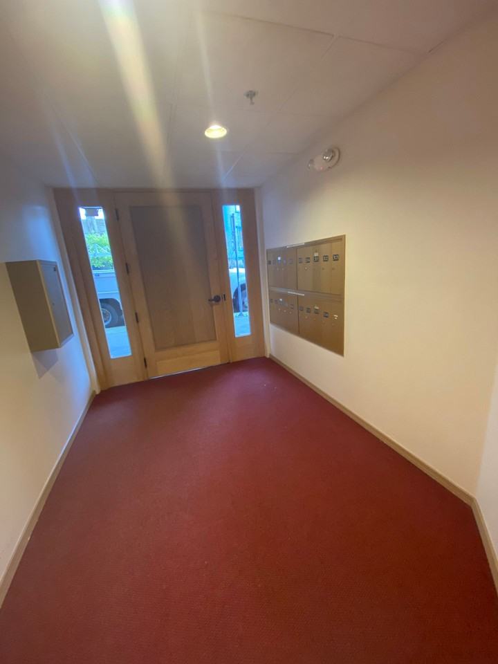 Everett Street Apartments - Photo 7 of 21