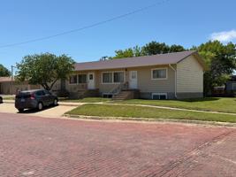 featured image of 724 N Maple St