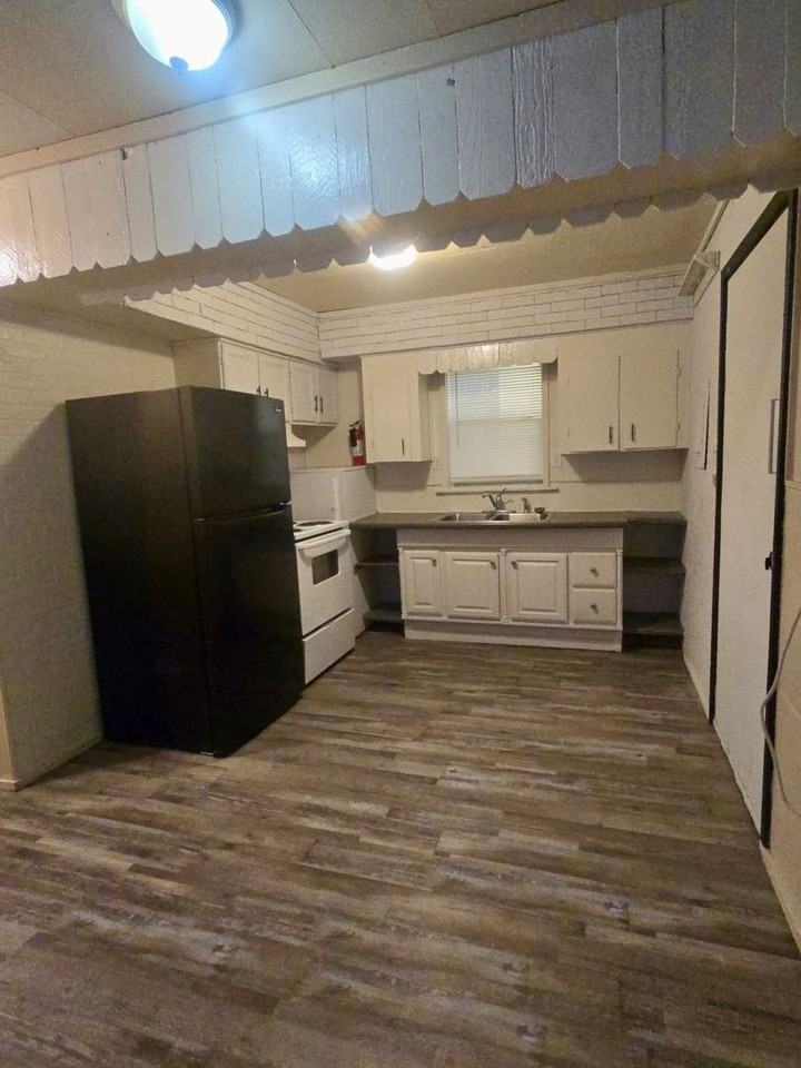 12547 Chapman Rd - Photo 5 of 10