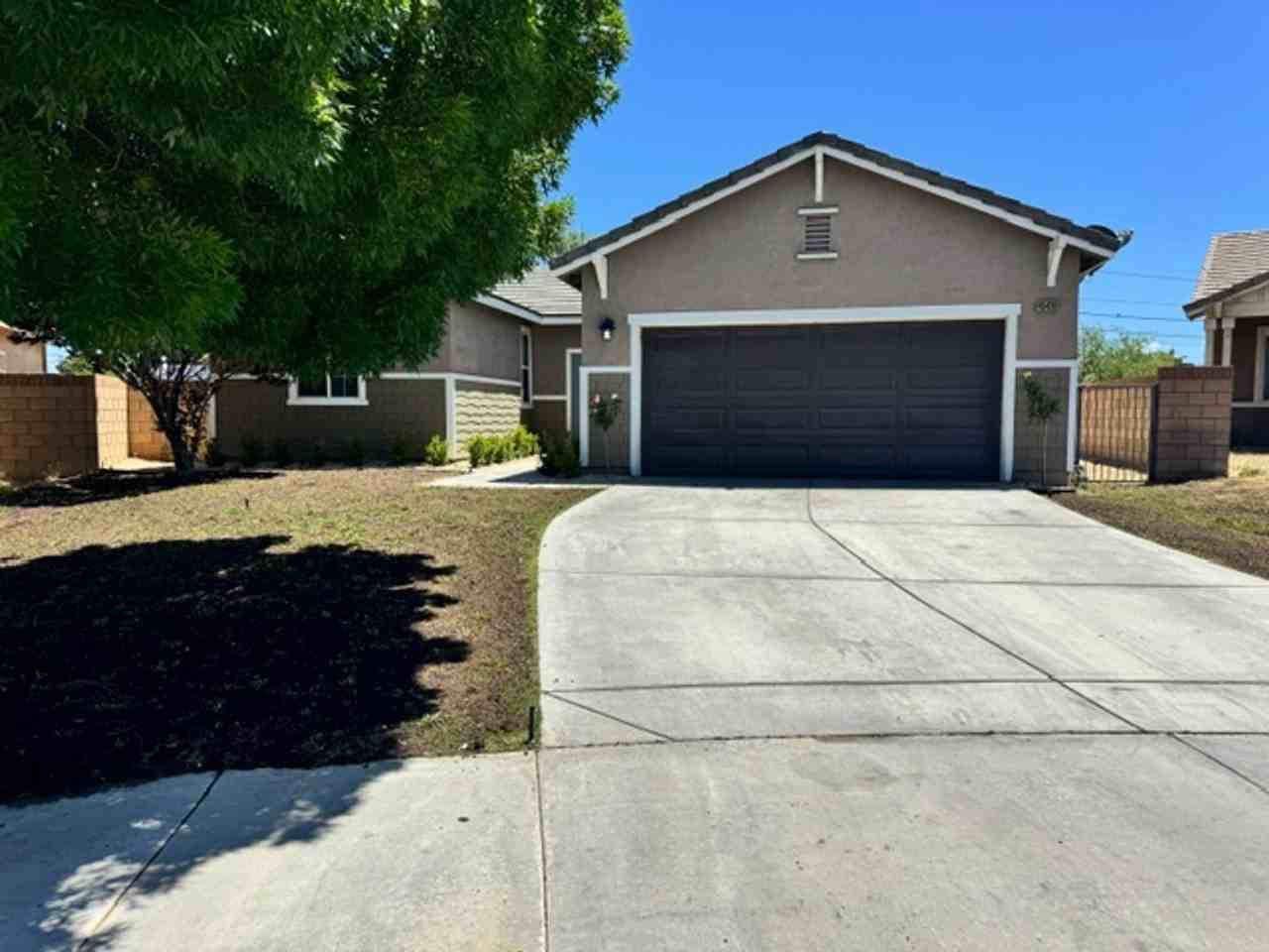 45426 Stanridge Ave - Photo 2 of 18