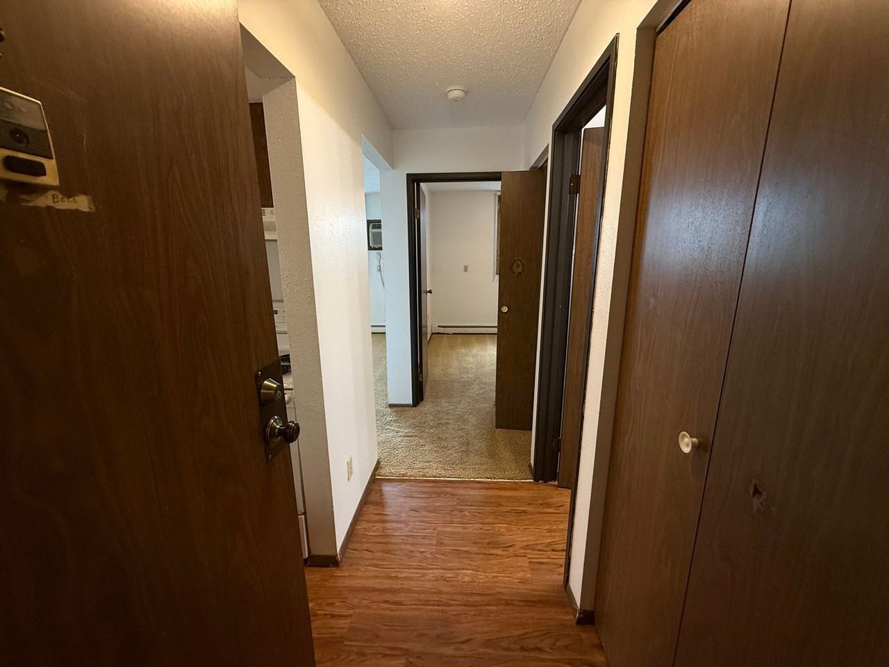 Royal Manor Apartments - Photo 2 of 15