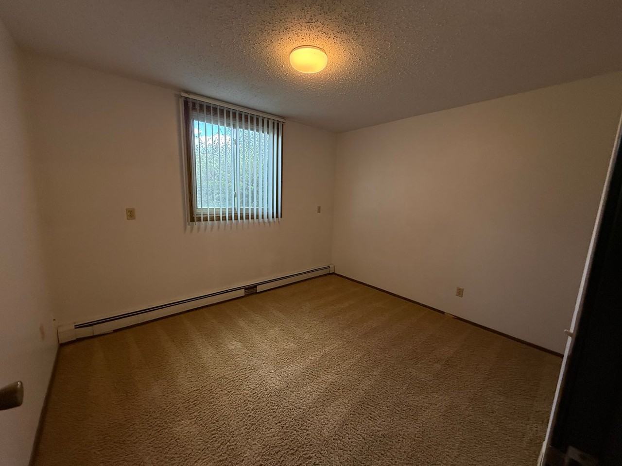 Royal Manor Apartments - Photo 5 of 15