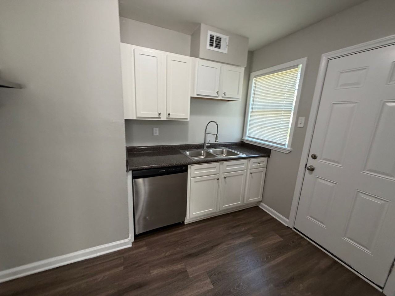 3388 Charlotte Rd - Photo 6 of 12