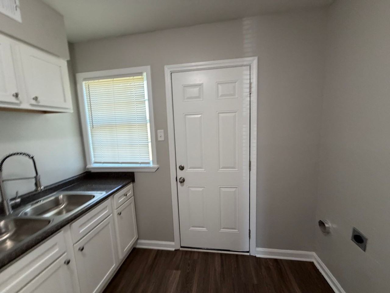 3388 Charlotte Rd - Photo 7 of 12