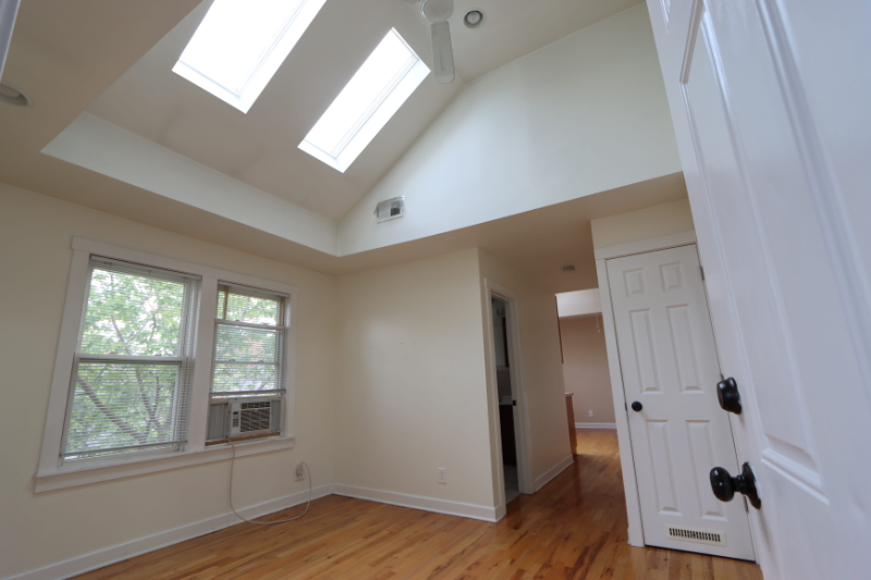 2142 West 18th Place #2R - Photo 3 of 15