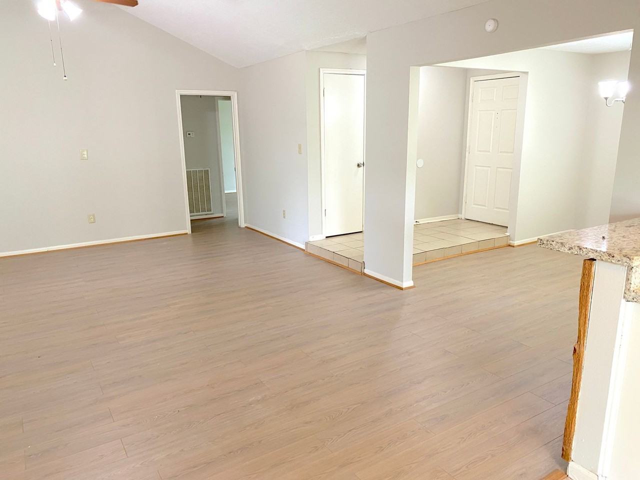 22303 N Fork Dr - Photo 7 of 26