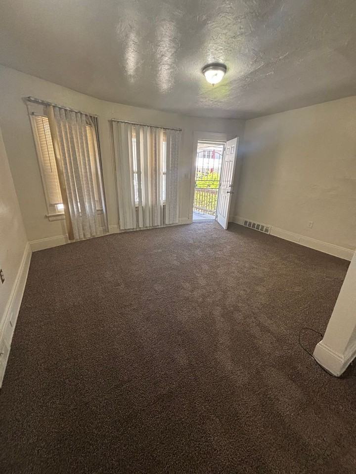 935 E 131st St - Photo 2 of 10