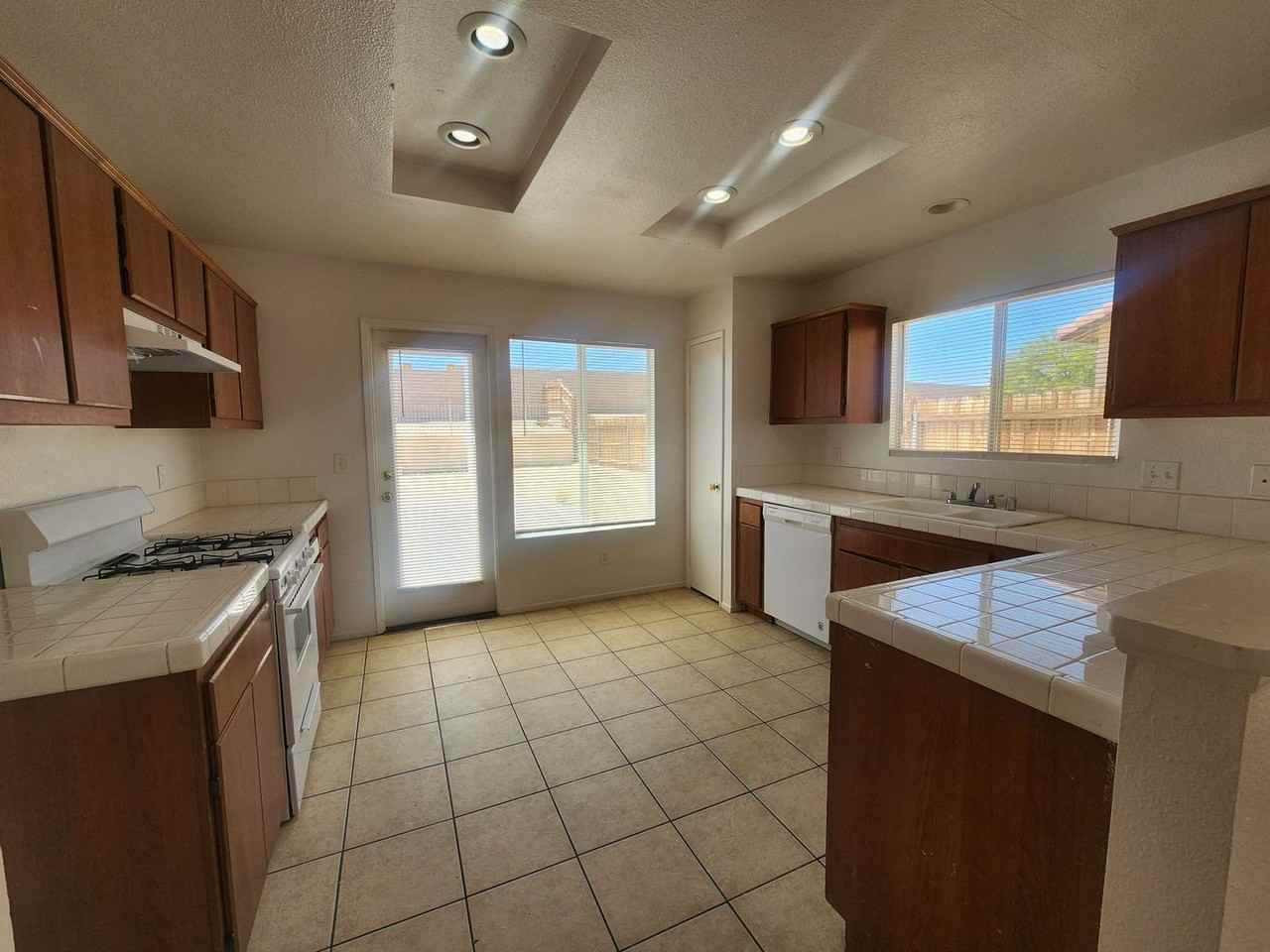 5930 Regino Ave - Photo 3 of 20