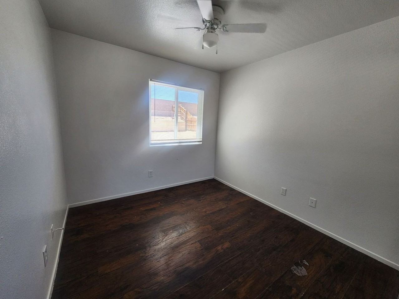 5930 Regino Ave - Photo 5 of 20