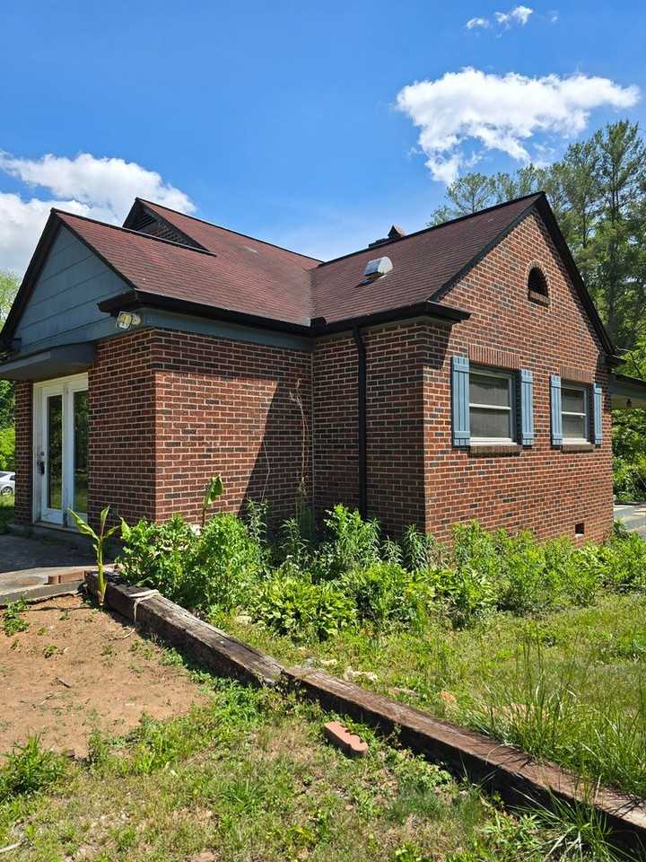 1203 Hibriten Dr Se - Photo 2 of 15